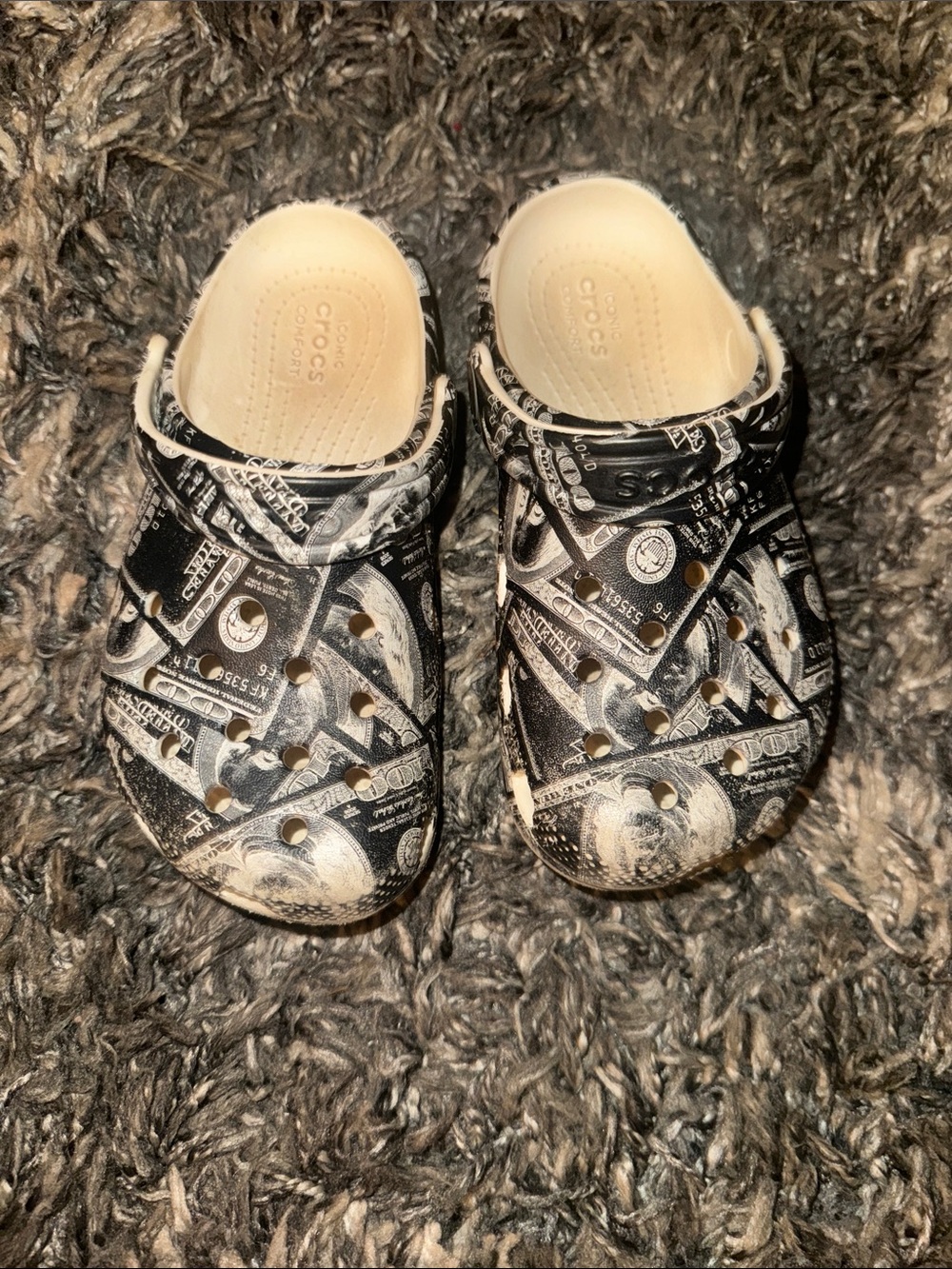 CROCS Kids Clog in Black and White Money Print